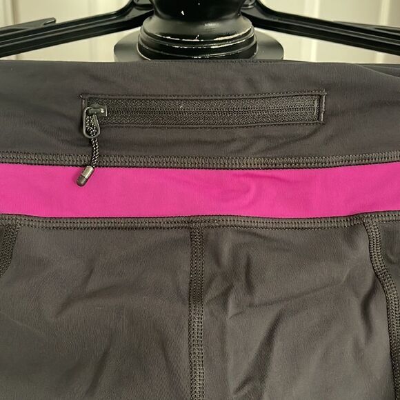 Lululemon 3/4 workout legging - Picture 4 of 4